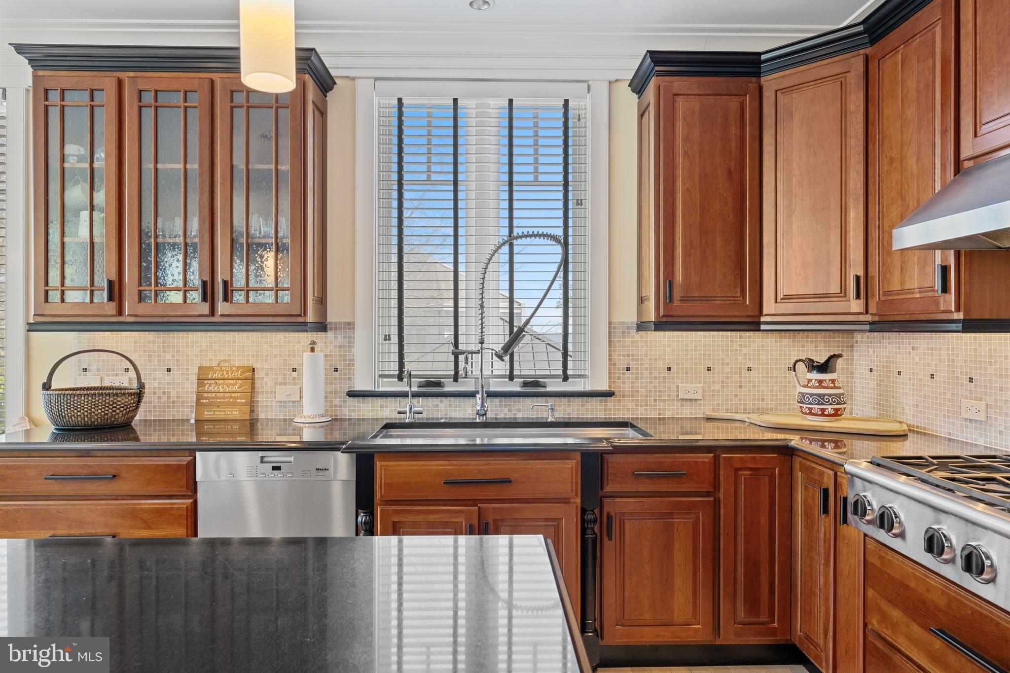 ANNAPOLIS ROADS - Residential