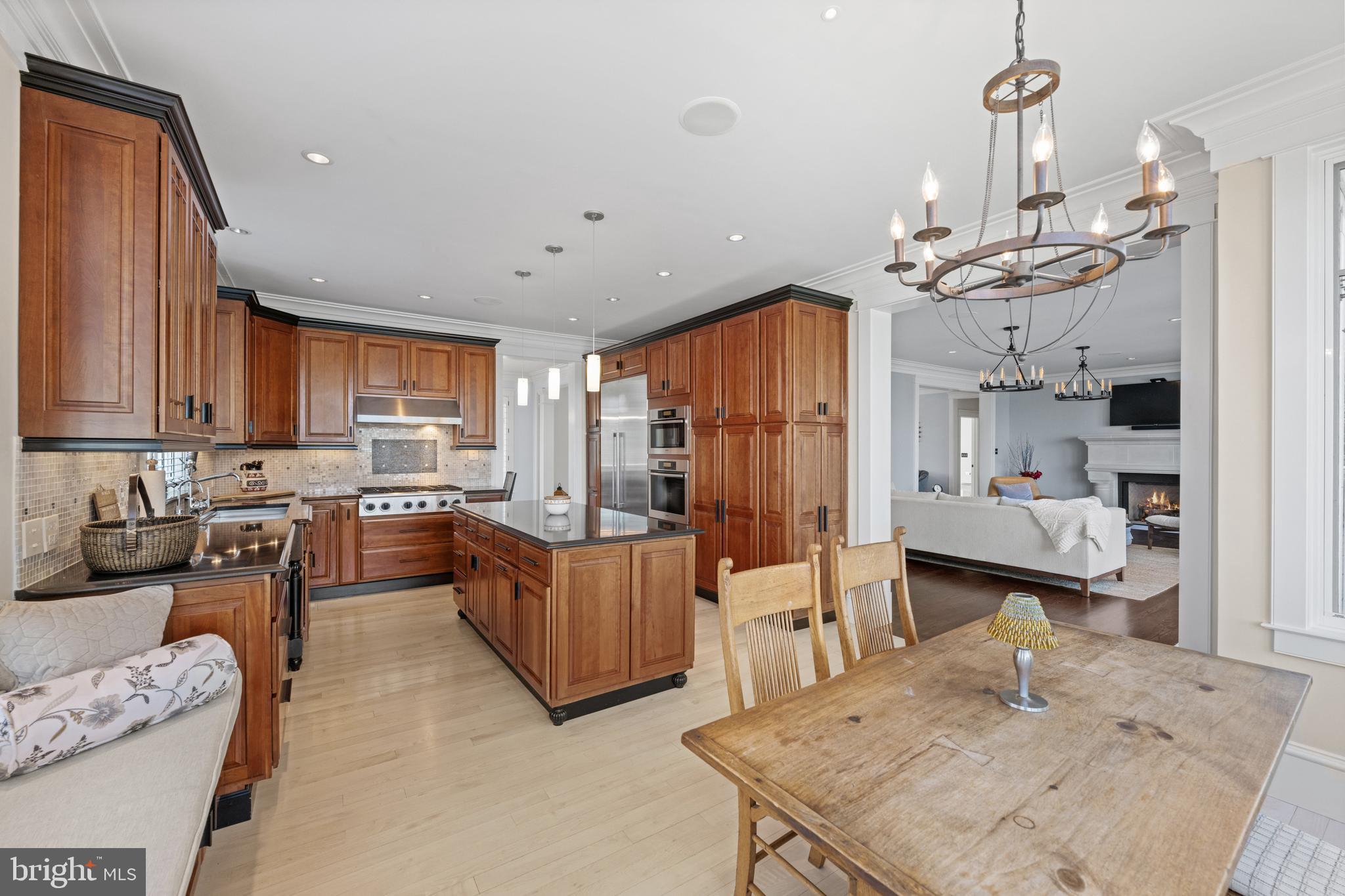 ANNAPOLIS ROADS - Residential