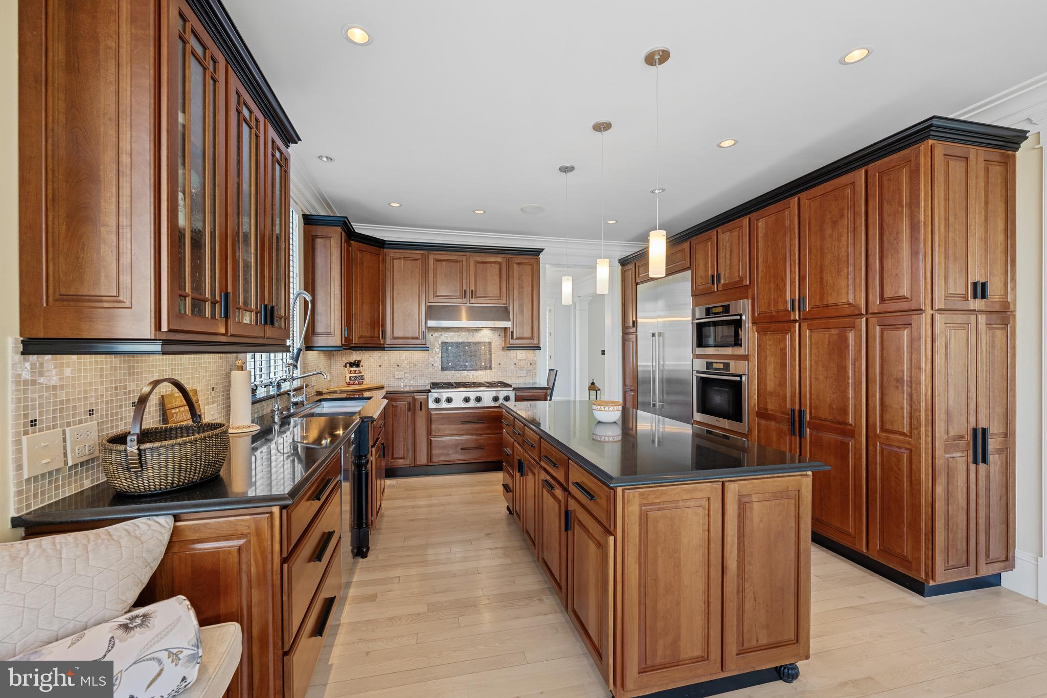 ANNAPOLIS ROADS - Residential