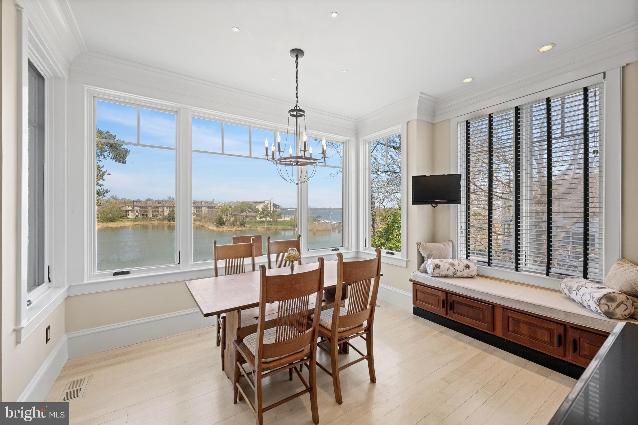 ANNAPOLIS ROADS - Residential