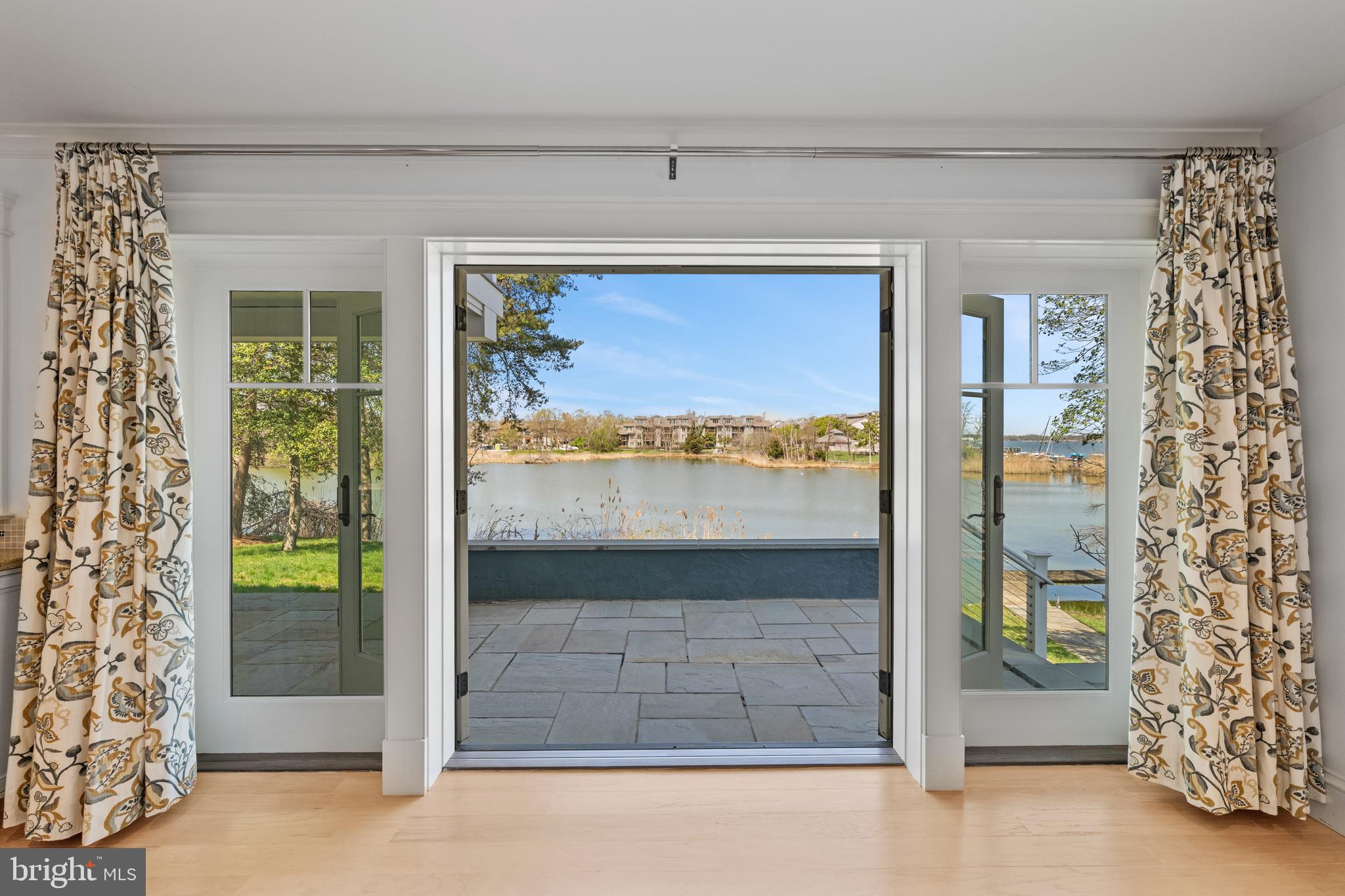 ANNAPOLIS ROADS - Residential