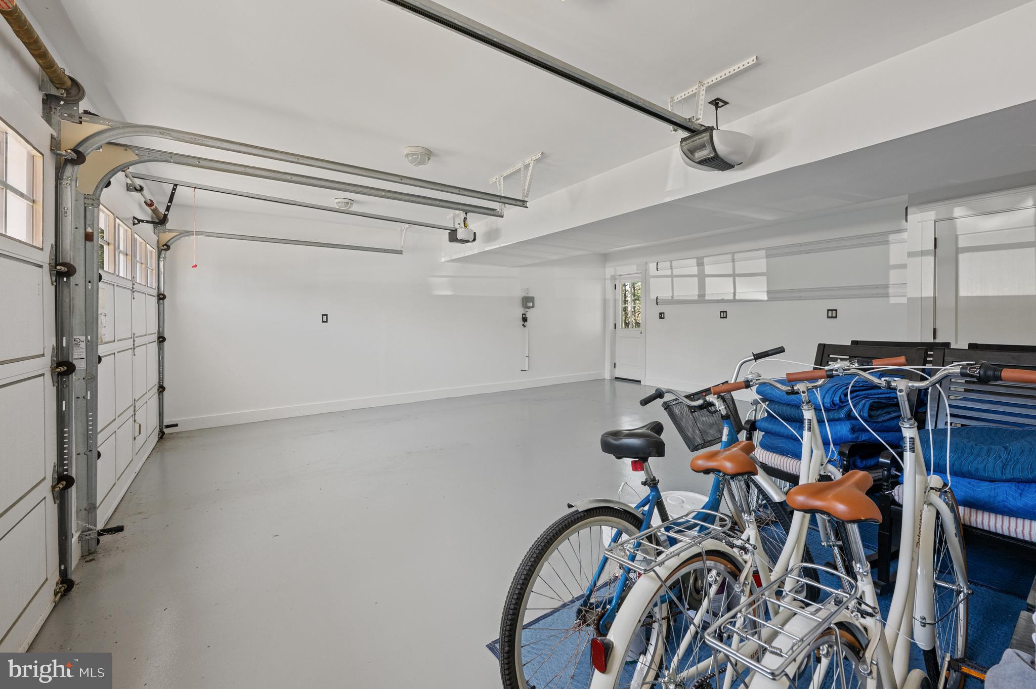 ANNAPOLIS ROADS - Residential