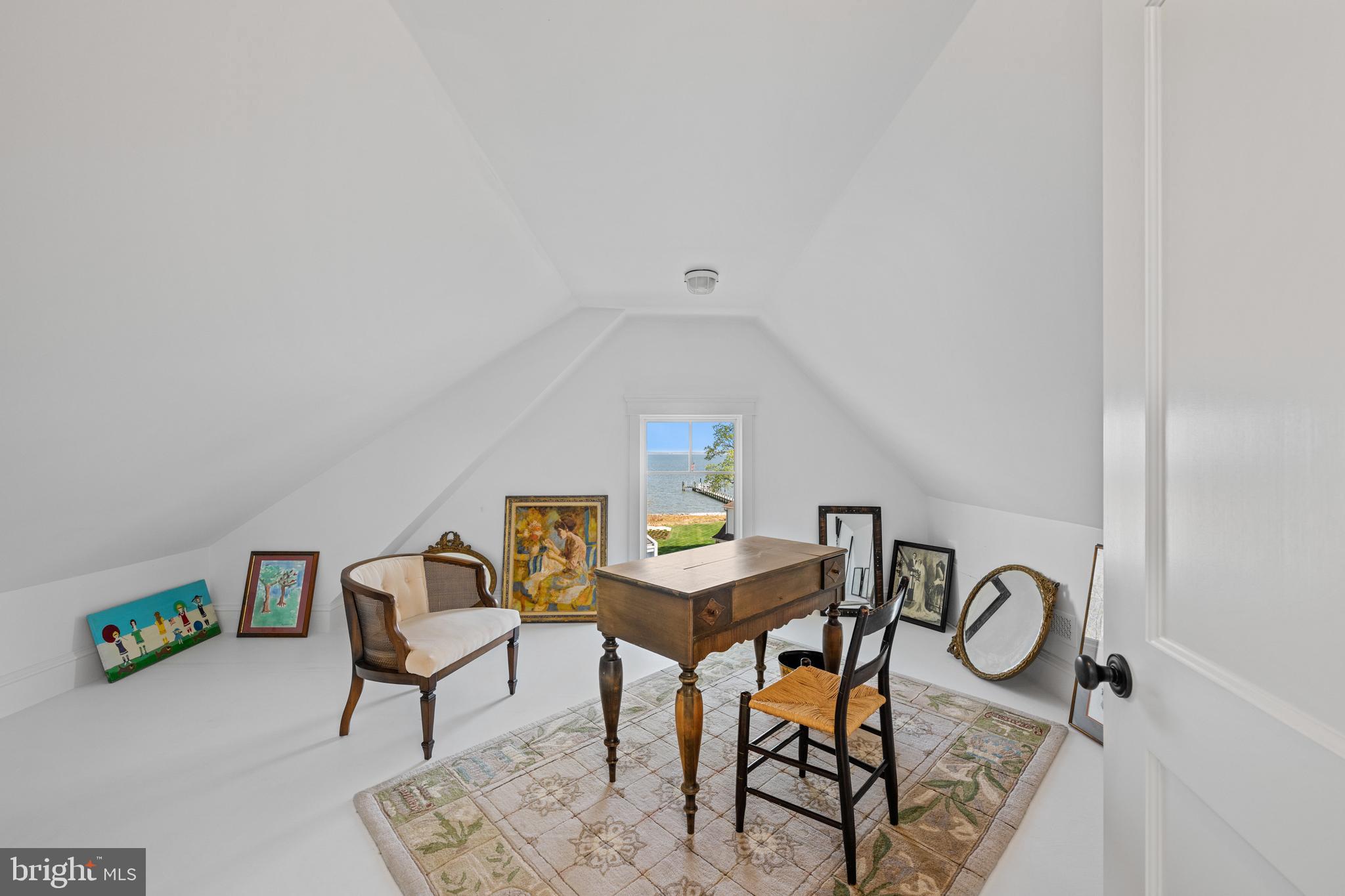 ANNAPOLIS ROADS - Residential