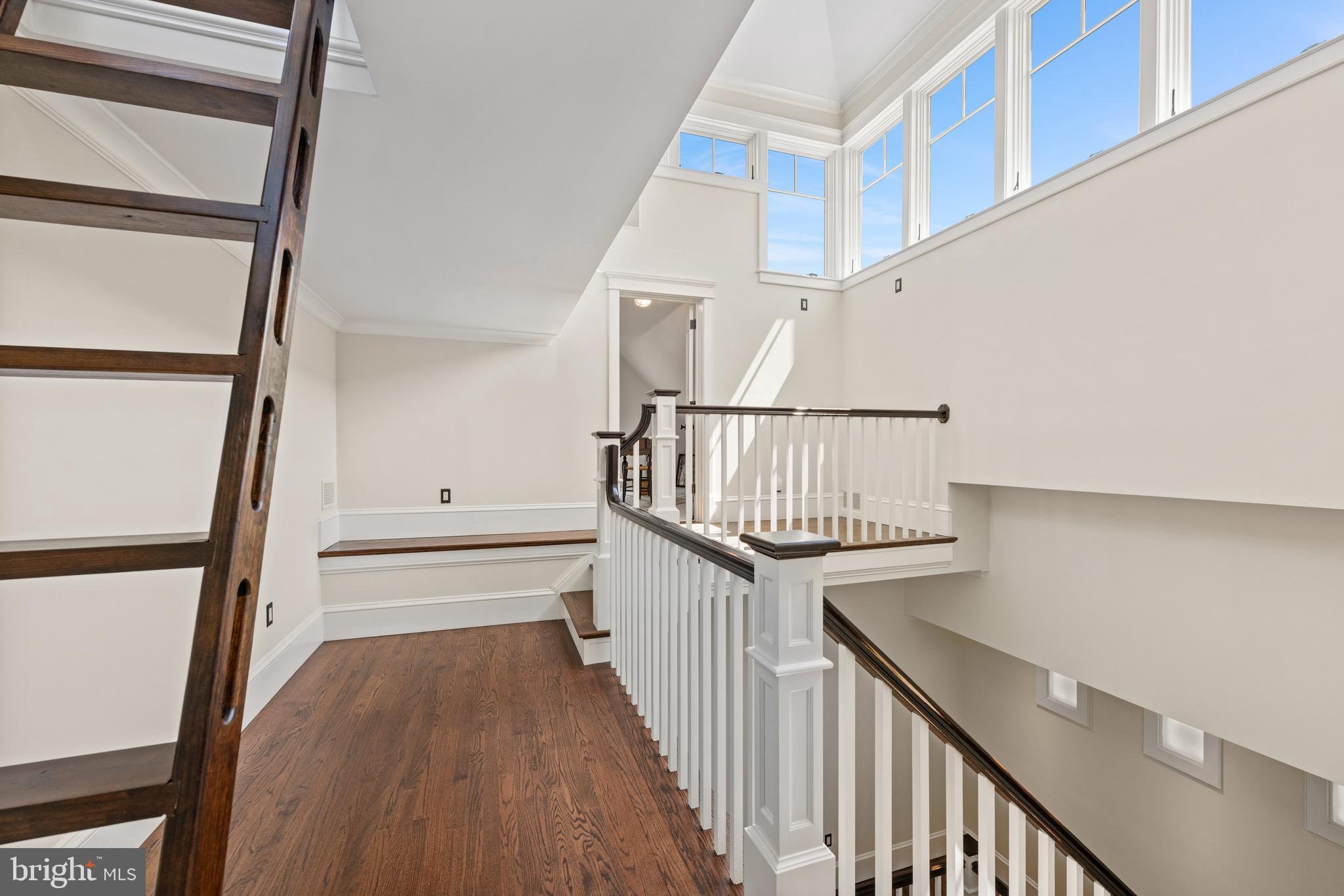 ANNAPOLIS ROADS - Residential