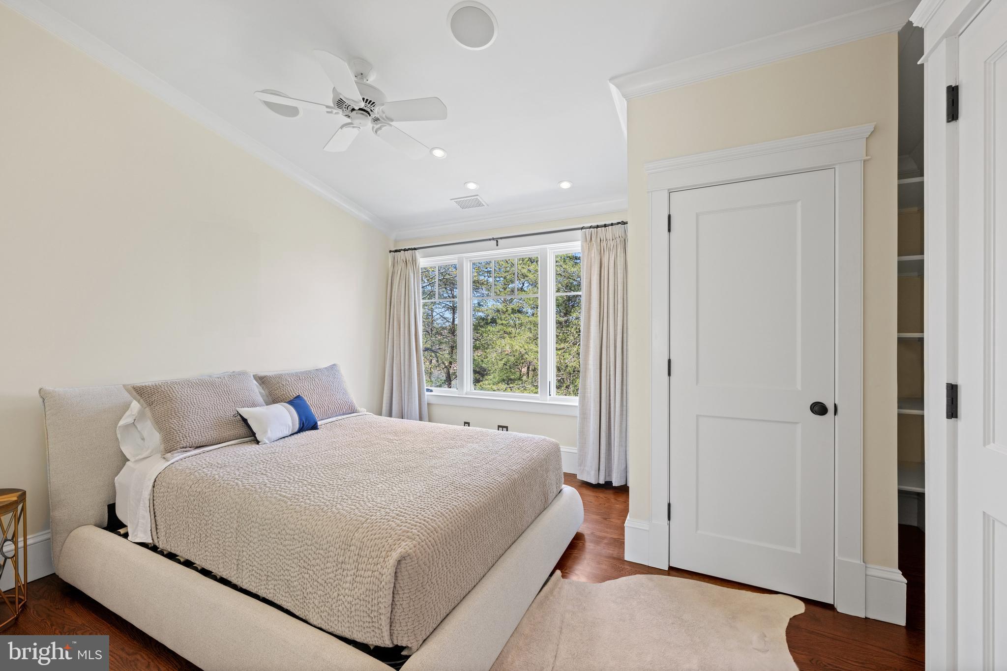 ANNAPOLIS ROADS - Residential