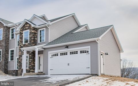 Townhouse For Sale - 53 Wisteria Lane Ln<br/> WILLIAMSPORT, PA 17701