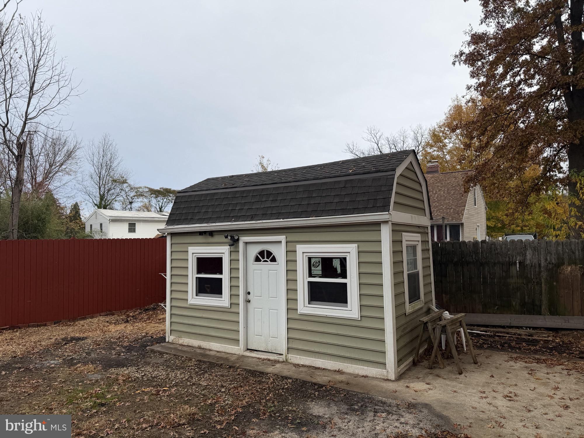 BROADWOOD MANOR - Residential