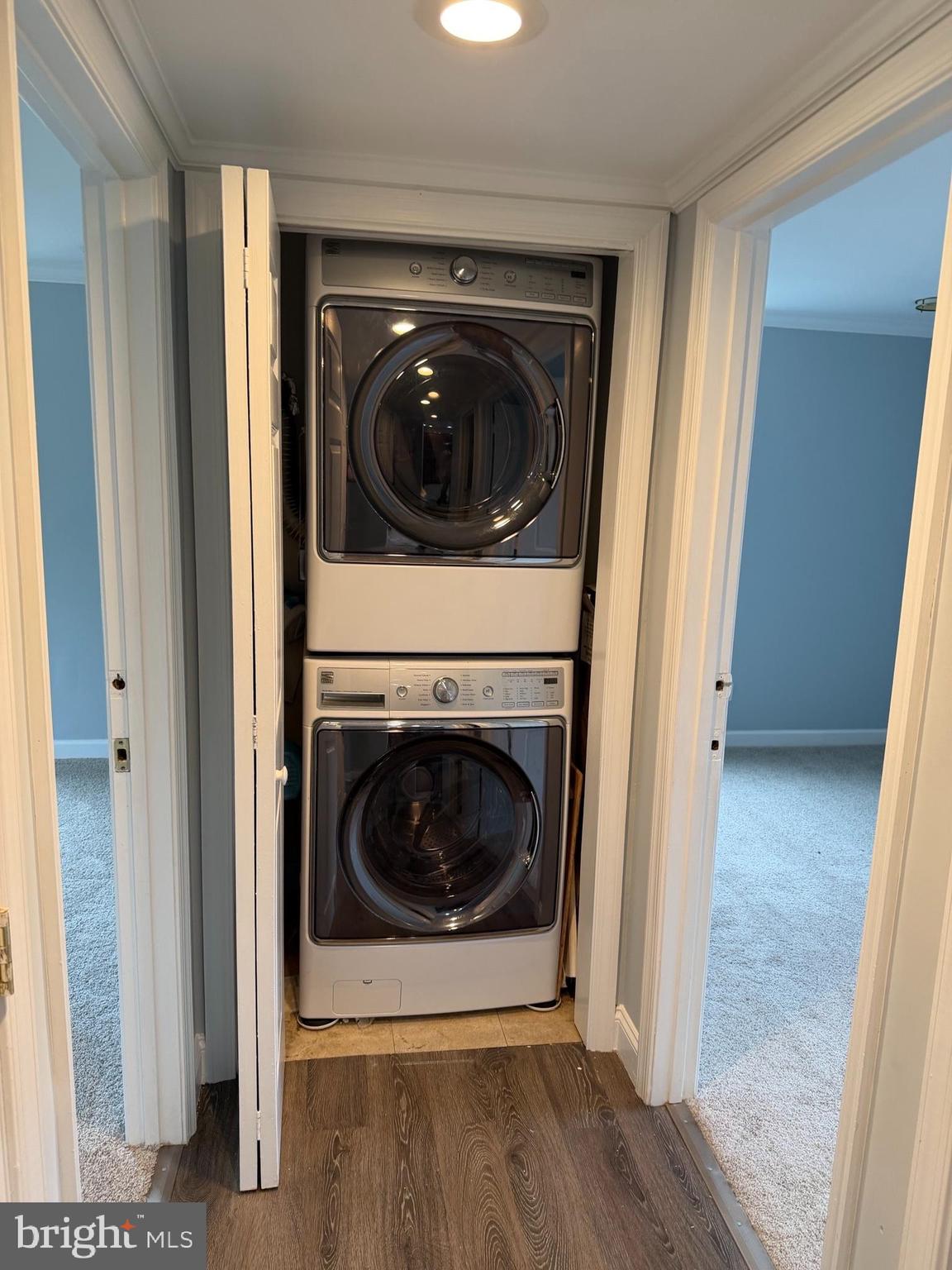 BROADWOOD MANOR - Residential