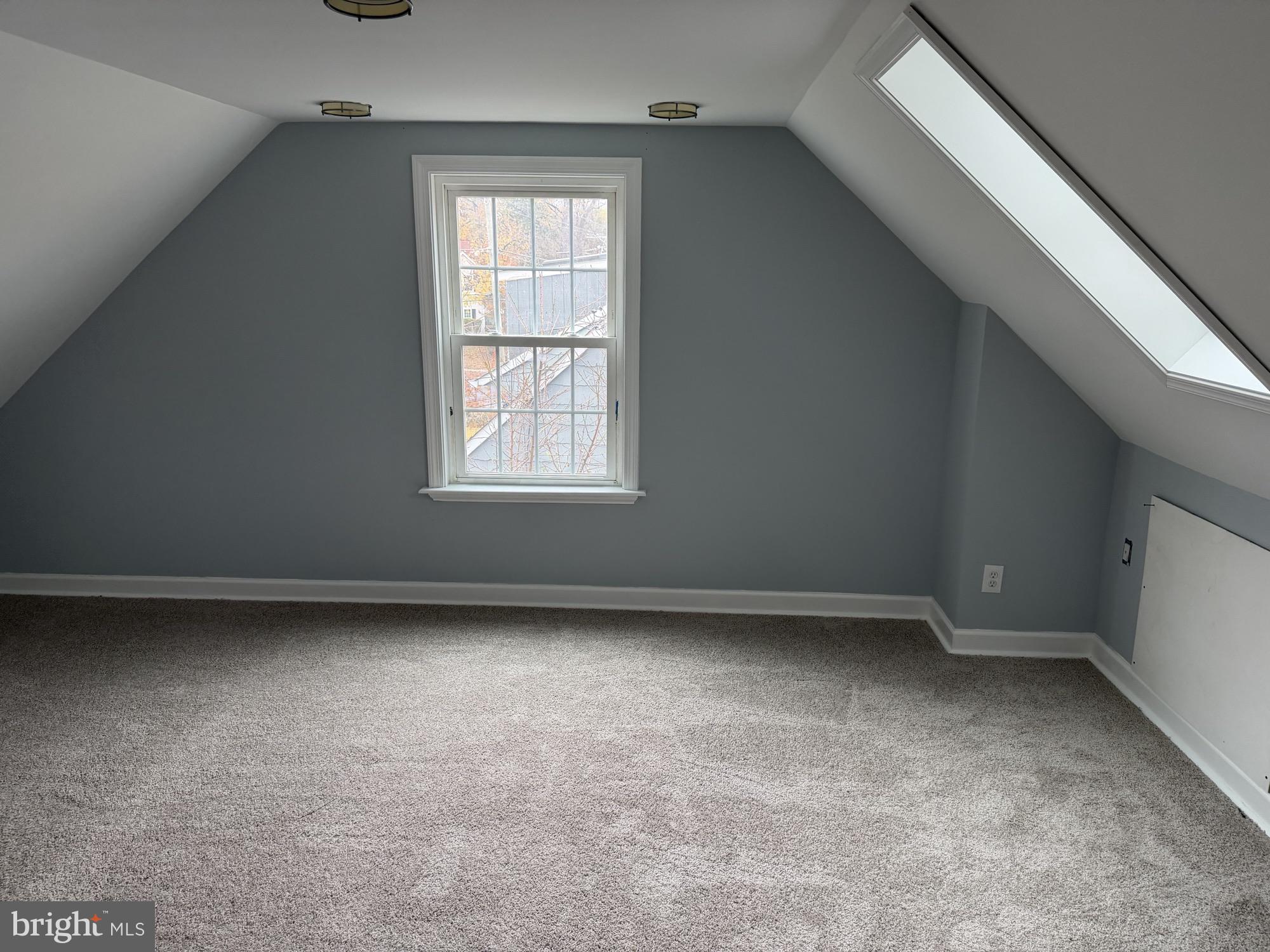 BROADWOOD MANOR - Residential