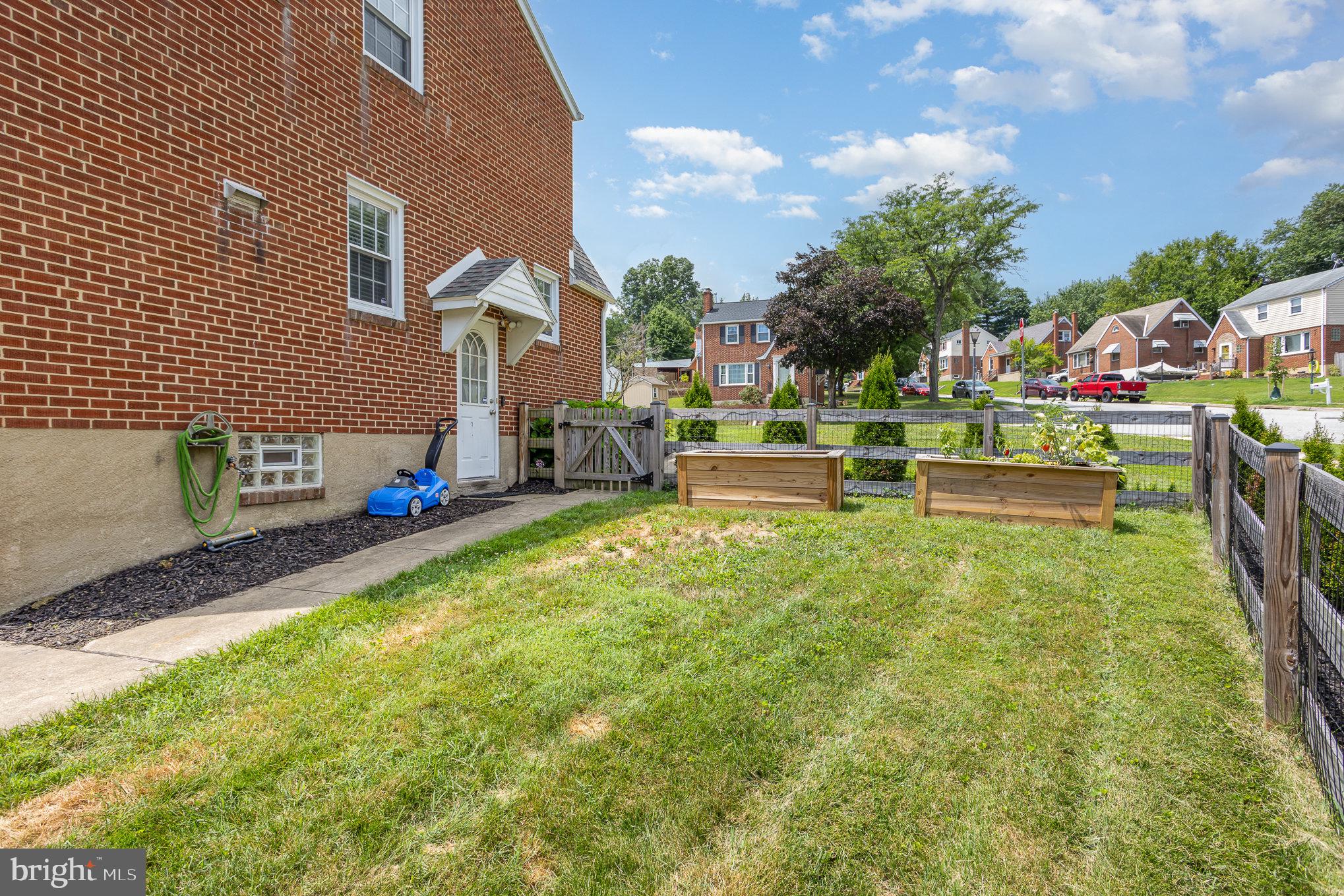 HILLBROOK - Residential