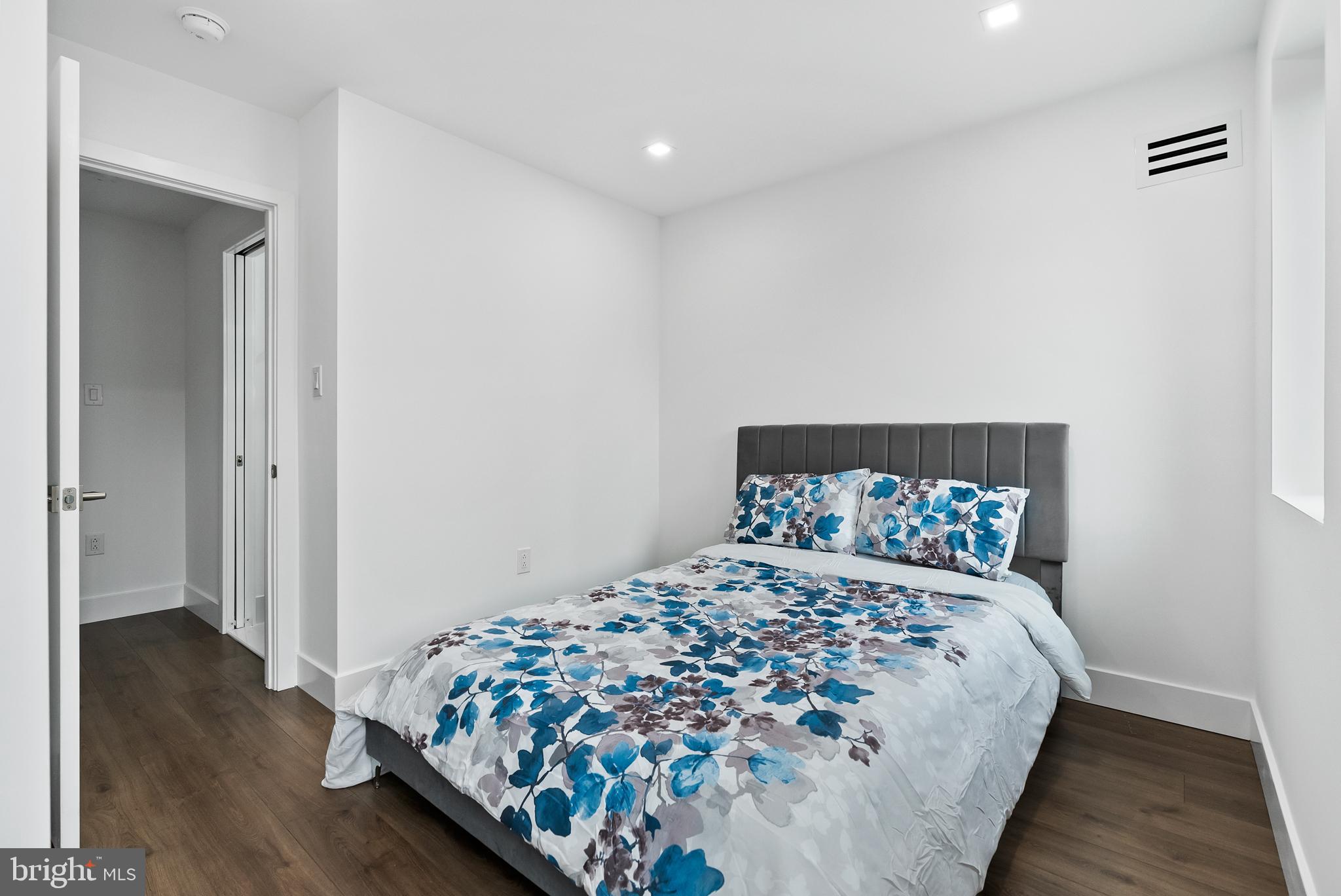 PASSYUNK SQUARE - Residential