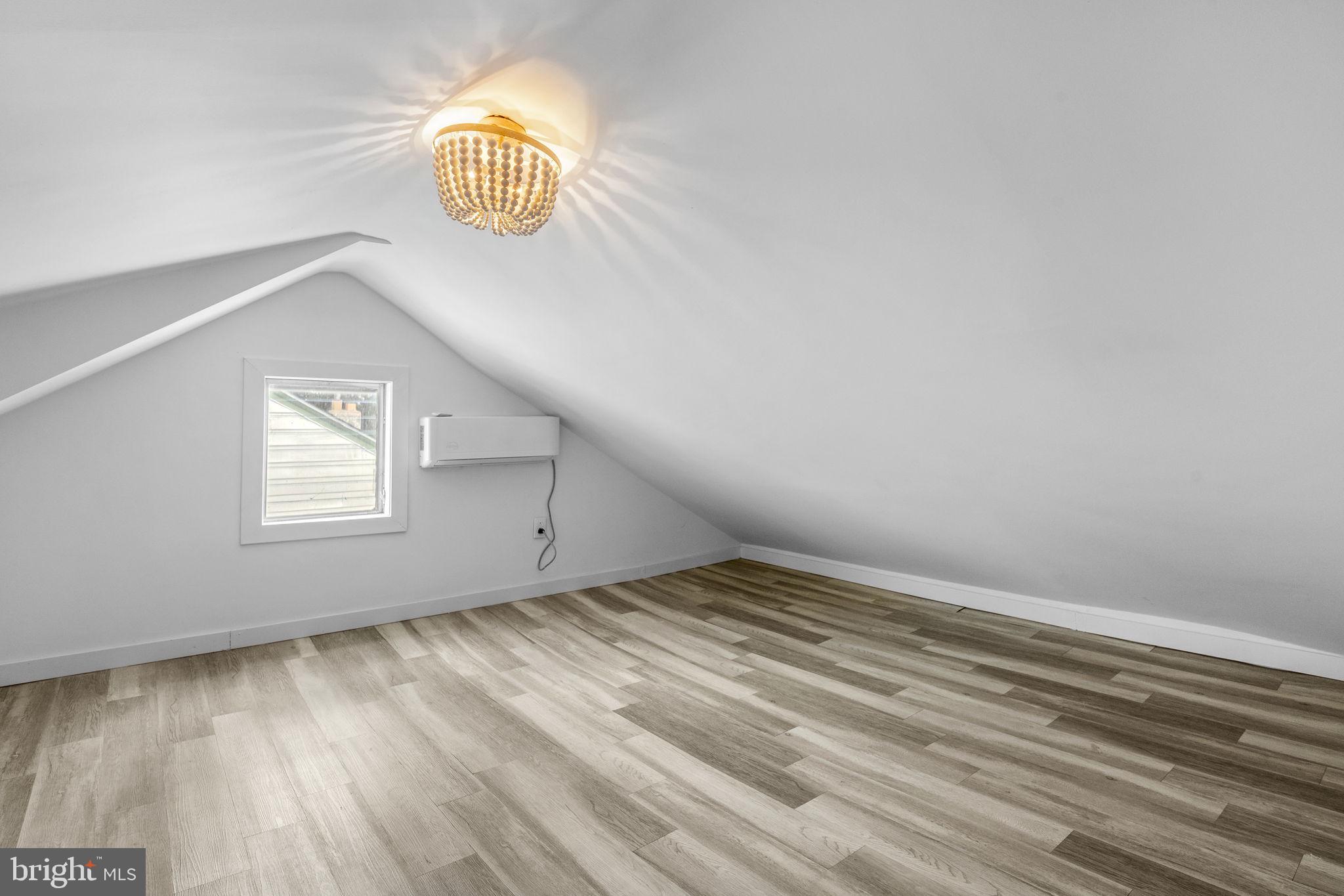 SPRINGFIELD KNOLL - Residential