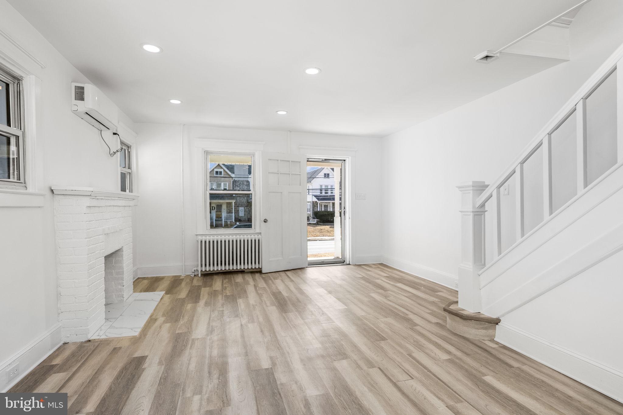 SPRINGFIELD KNOLL - Residential