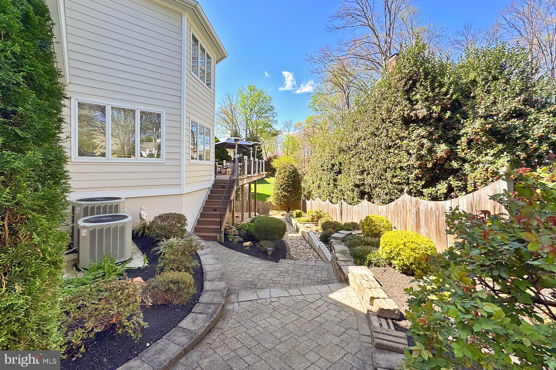 WEST SPRINGFIELD - Residential