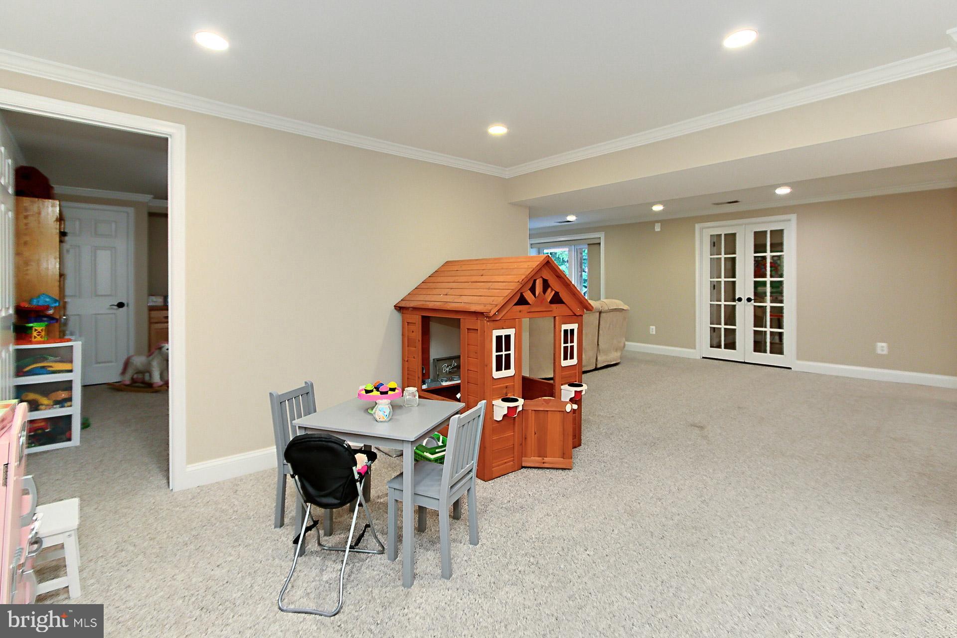 WEST SPRINGFIELD - Residential