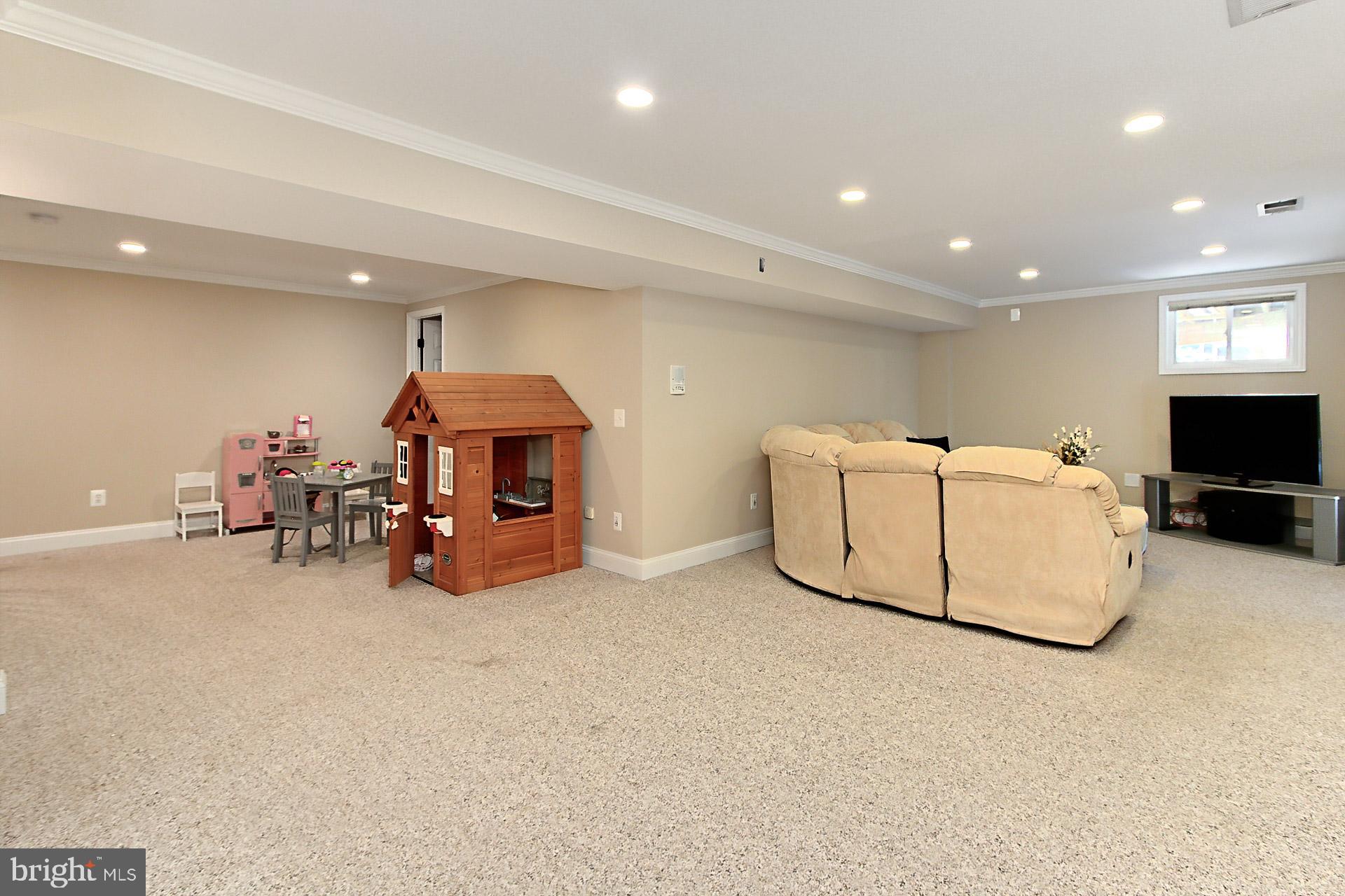 WEST SPRINGFIELD - Residential