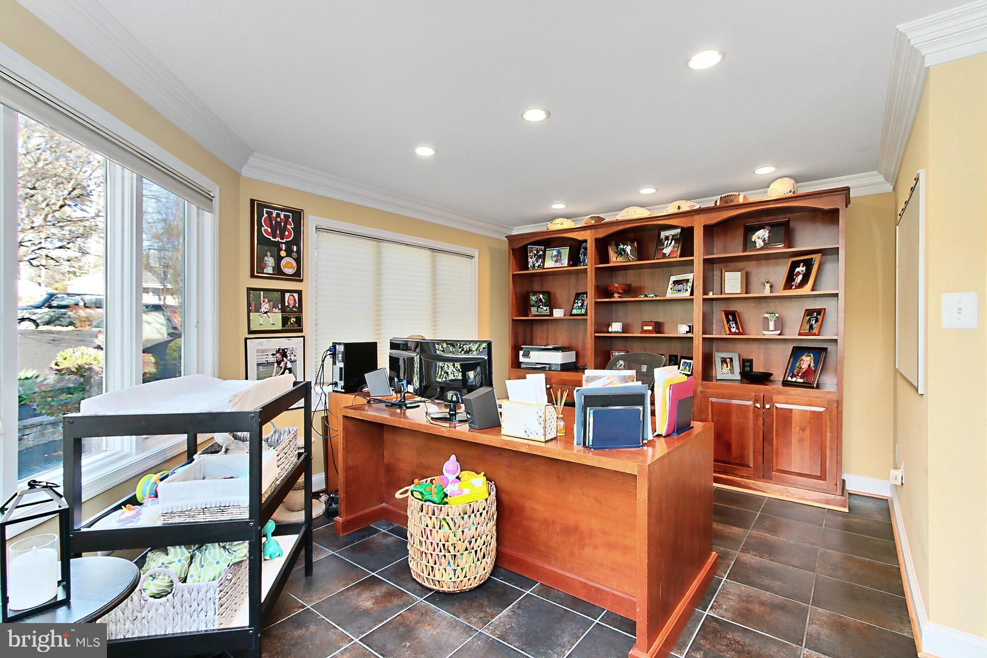 WEST SPRINGFIELD - Residential