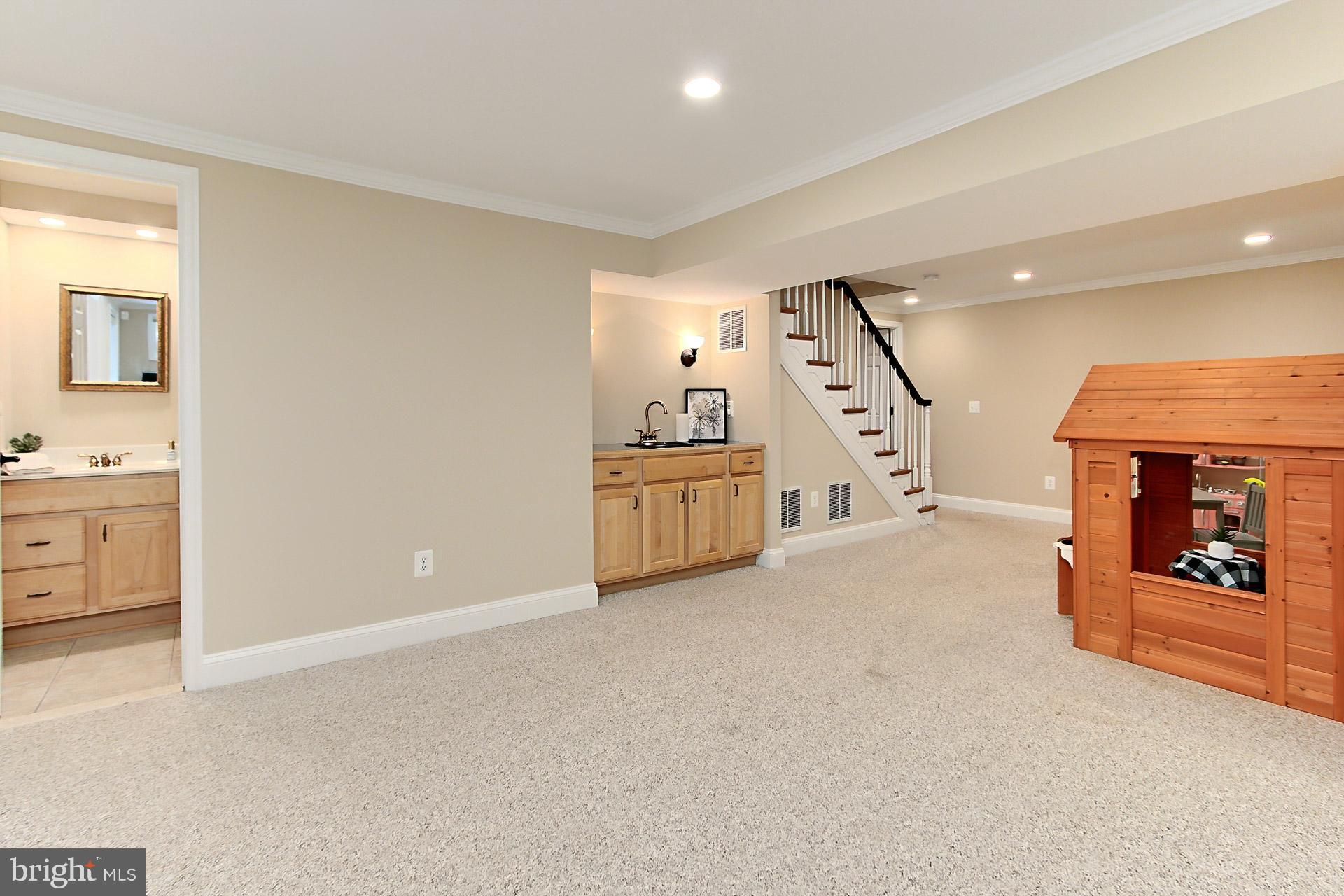 WEST SPRINGFIELD - Residential