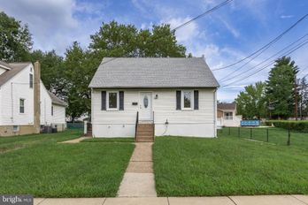 Single Family Residence at 318 ESSEX AVENUE