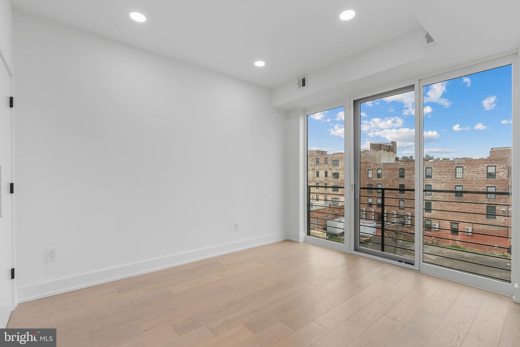 Photo of 950 N 2nd Street #UNIT 5C, PHILADELPHIA, PA 19123 (MLS # PAPH2536484)