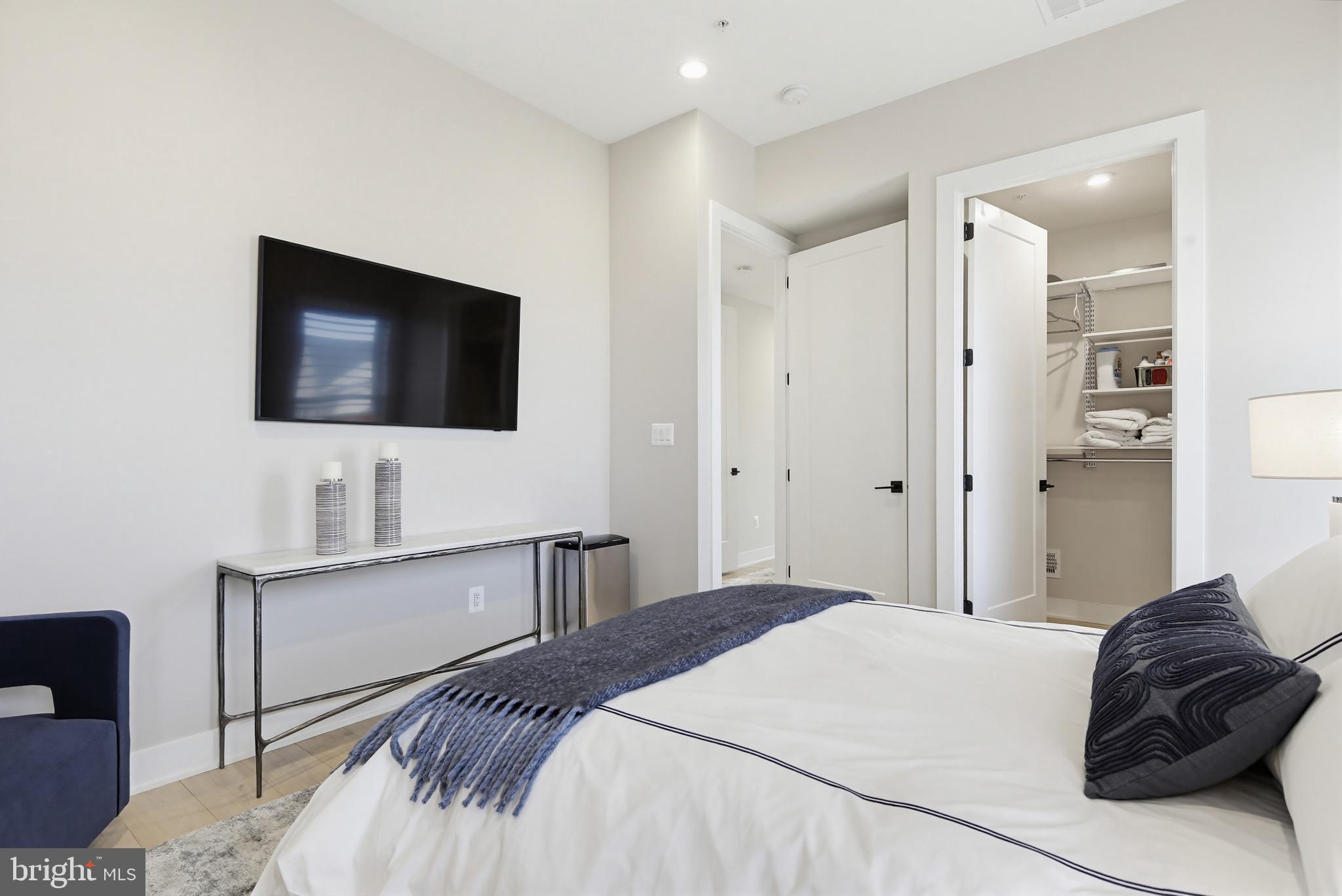 LINDEN GROVE - Residential