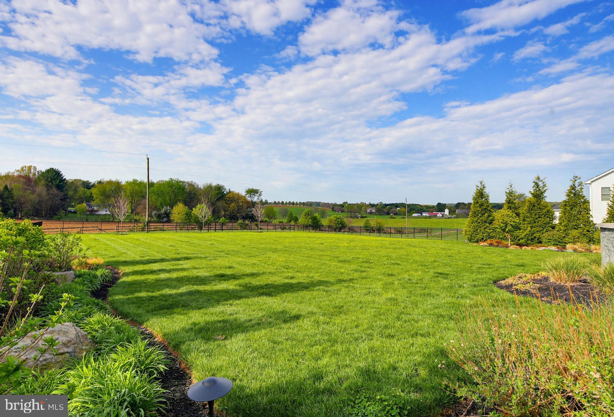 LINDEN GROVE - Residential