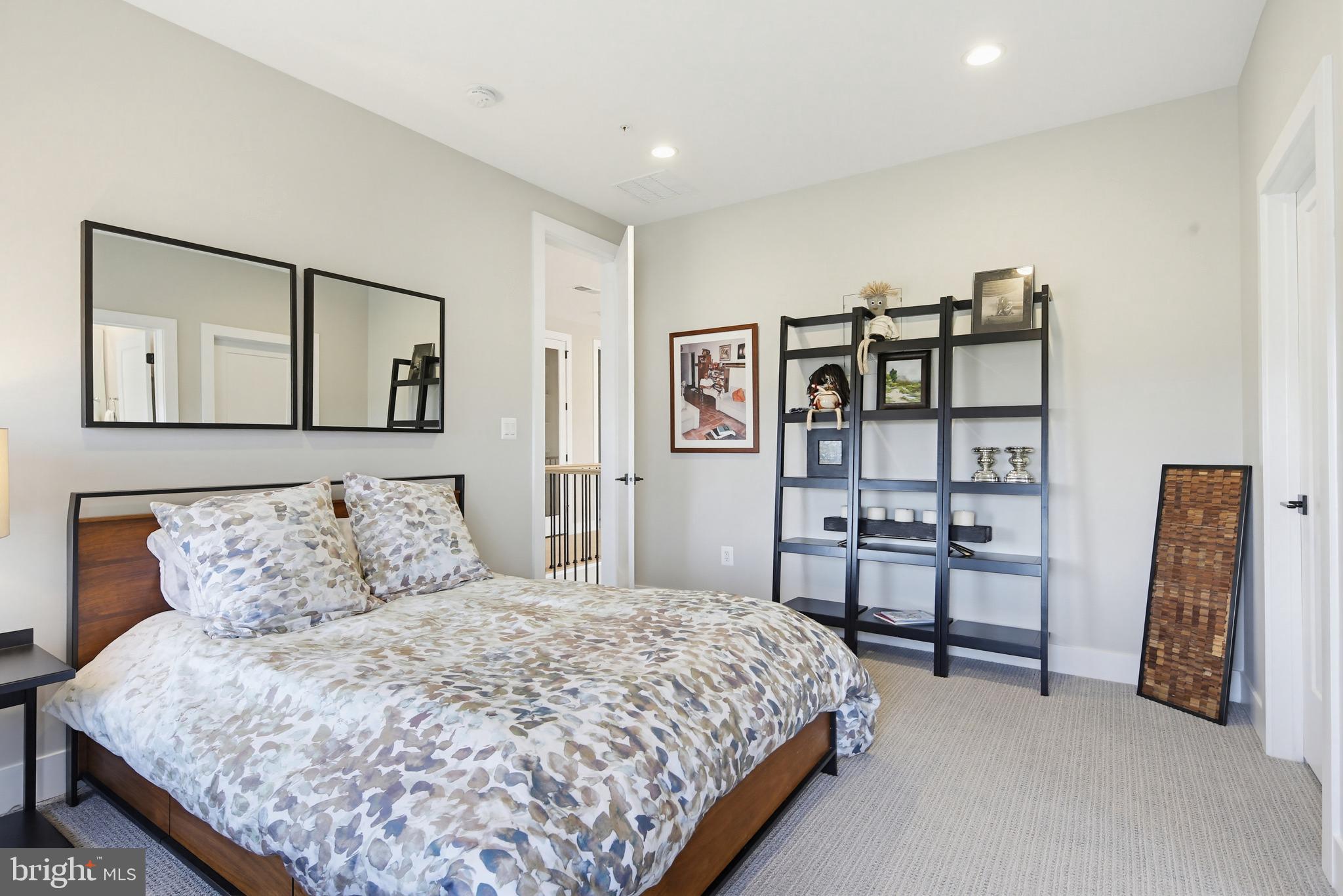 LINDEN GROVE - Residential