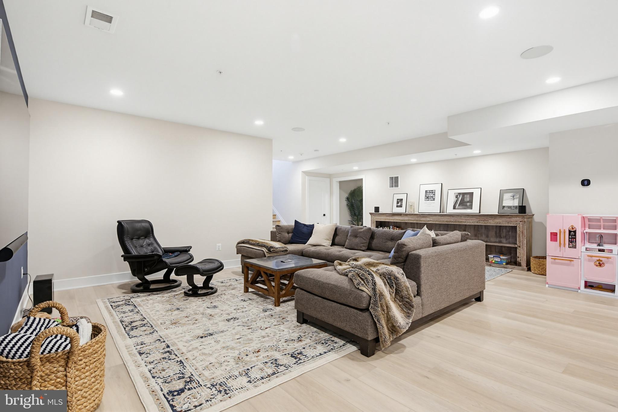 LINDEN GROVE - Residential