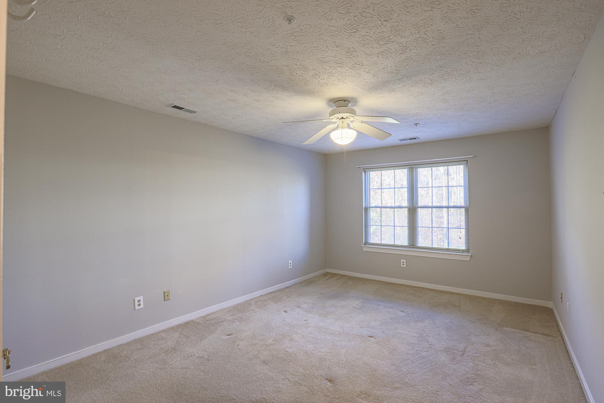 THE COURTYARDS AT POND - Residential