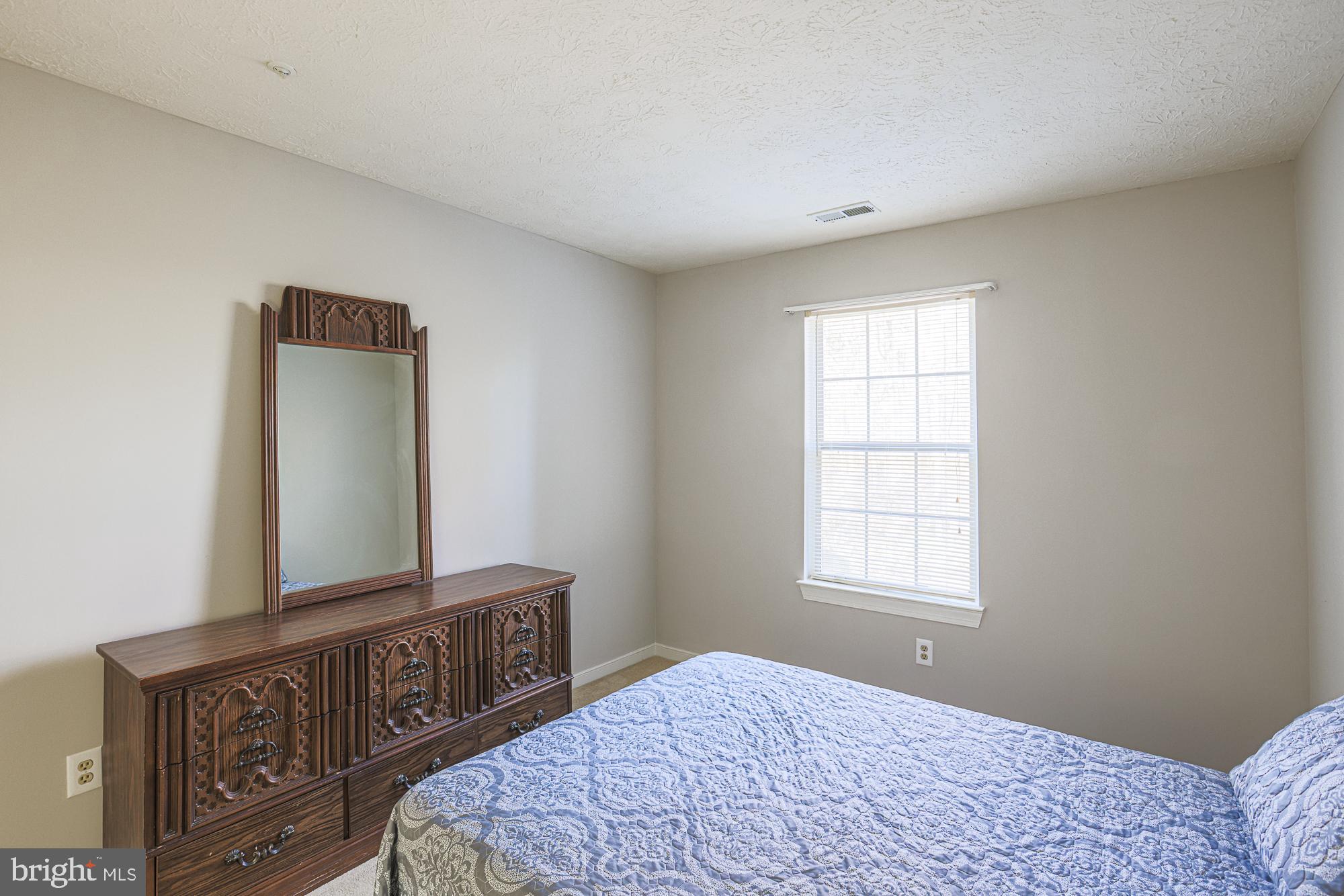 THE COURTYARDS AT POND - Residential