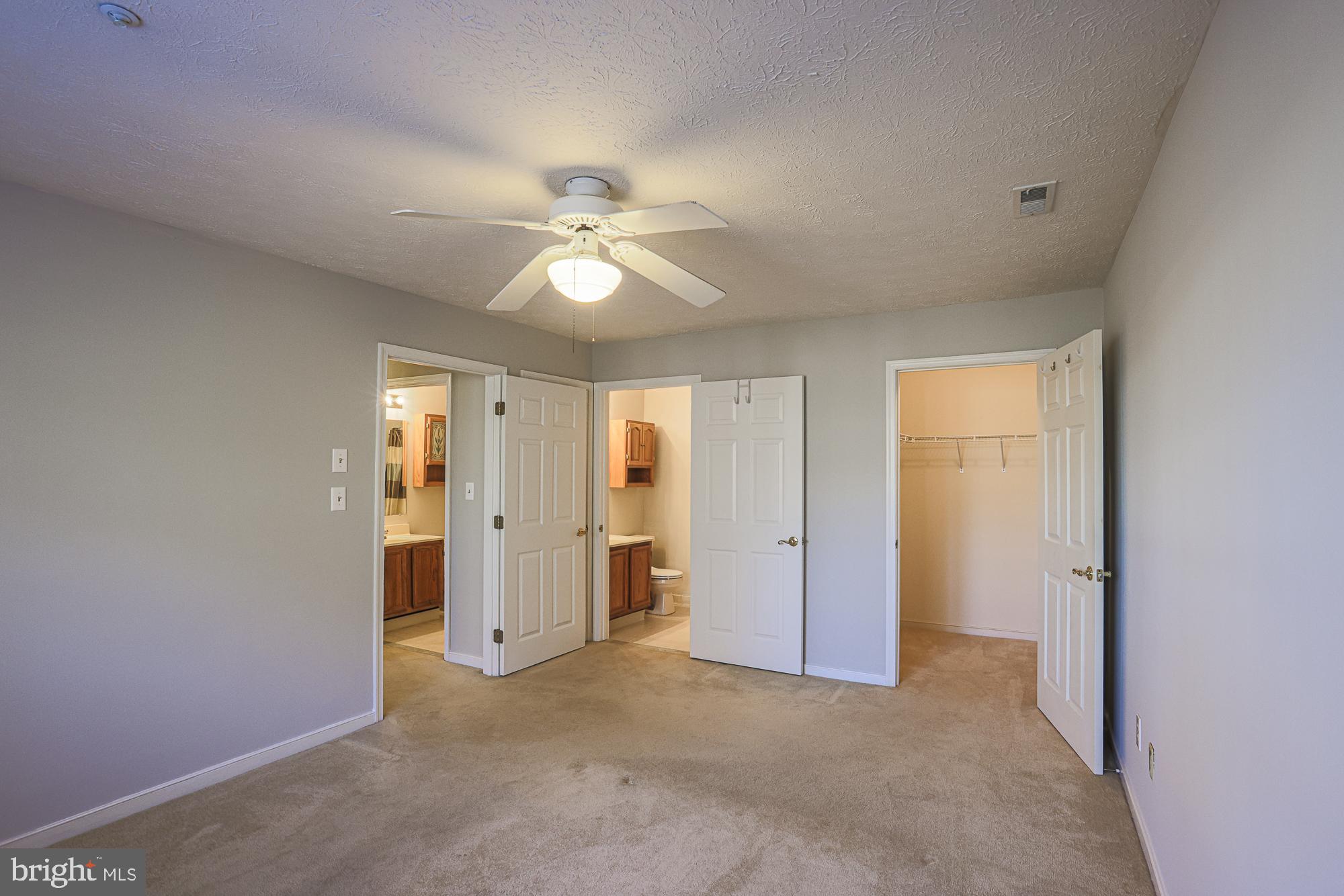 THE COURTYARDS AT POND - Residential