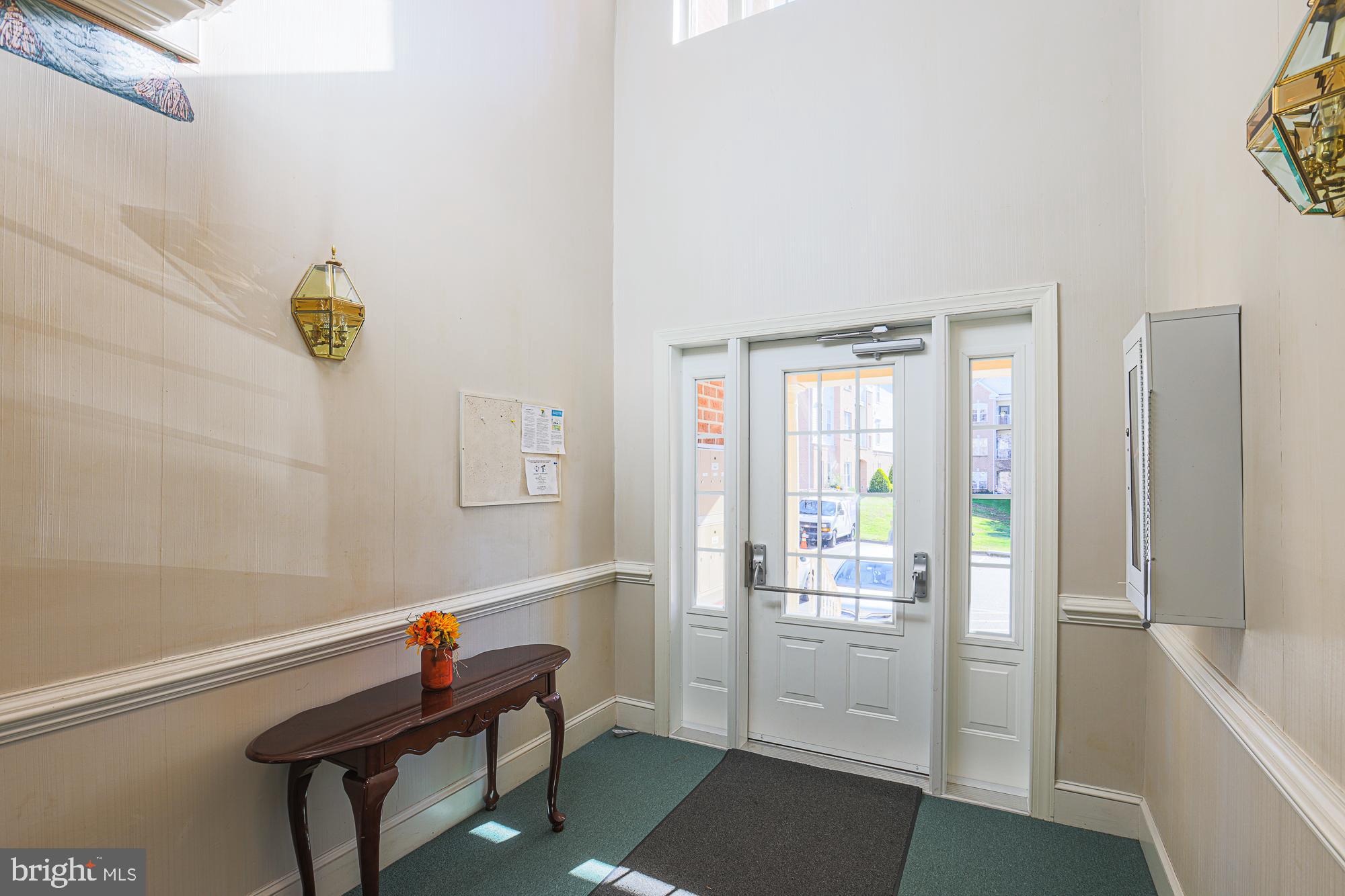 THE COURTYARDS AT POND - Residential