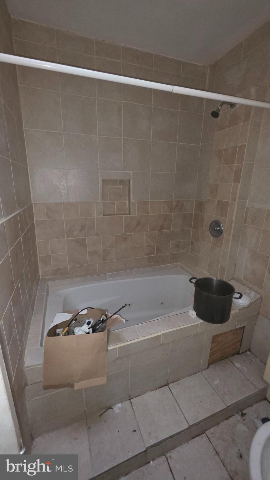 PIMLICO - Commercial Sale