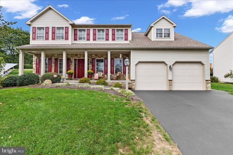 Photo of 130 Julia Lane, MANHEIM, PA 17545 (MLS # PALA2080268)
