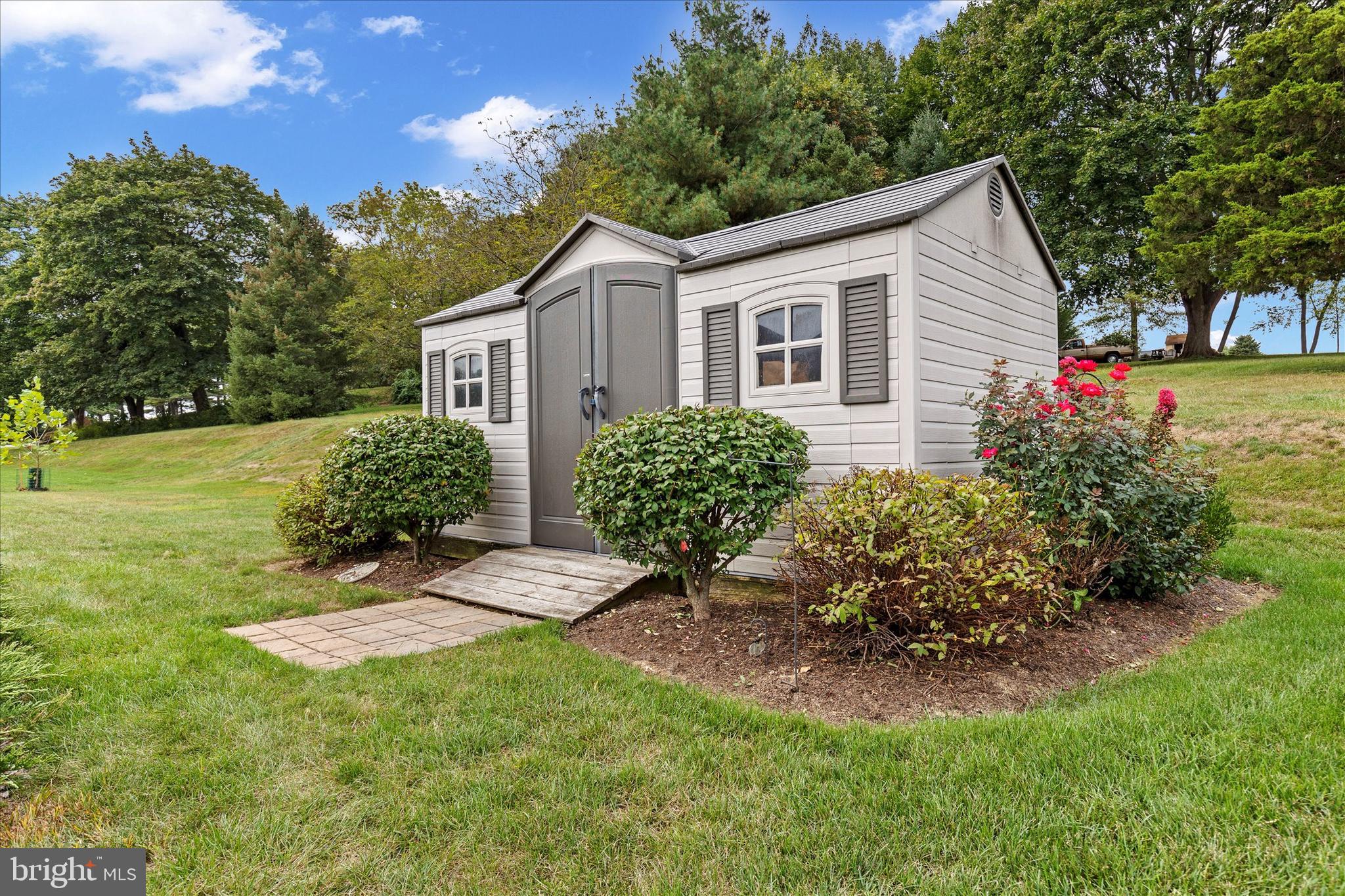 COVEY RUN - Residential