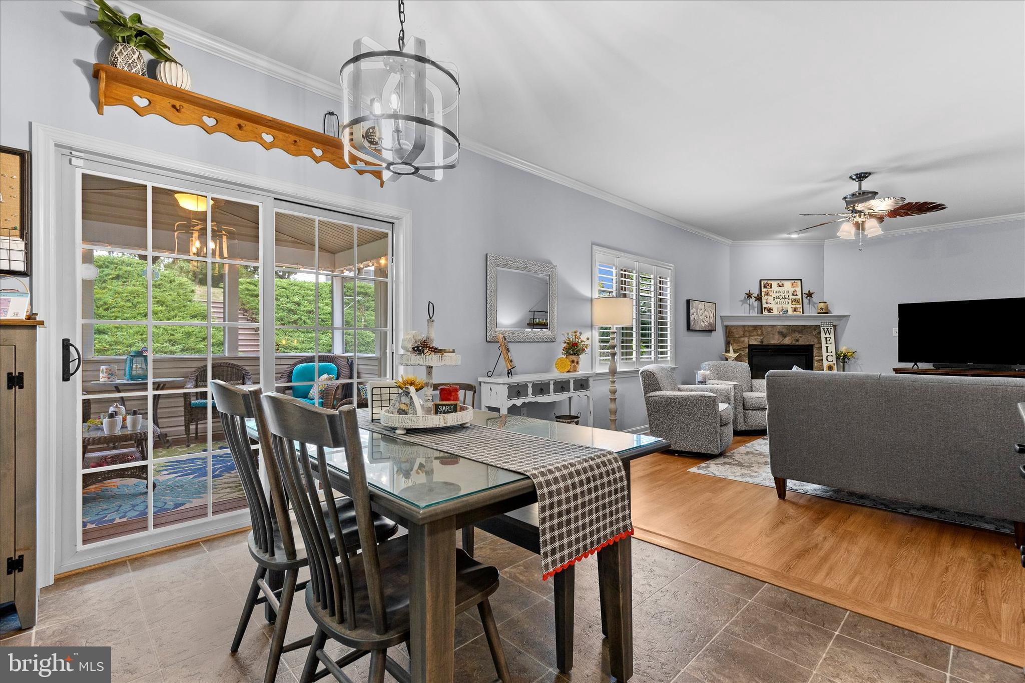 COVEY RUN - Residential