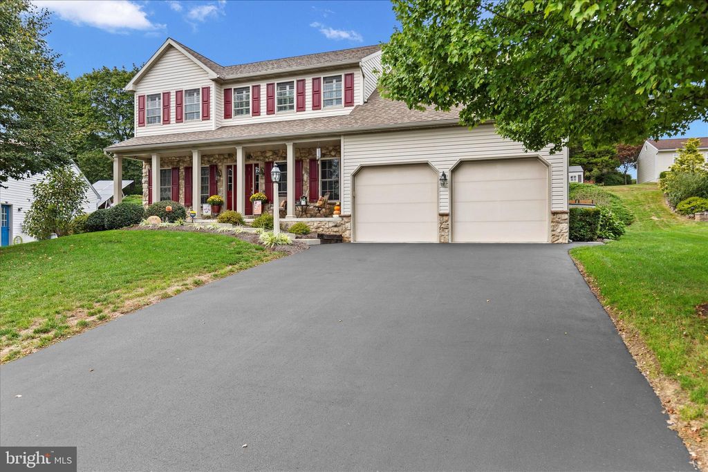 Photo of 130 Julia Lane, MANHEIM, PA 17545 (MLS # PALA2080268)