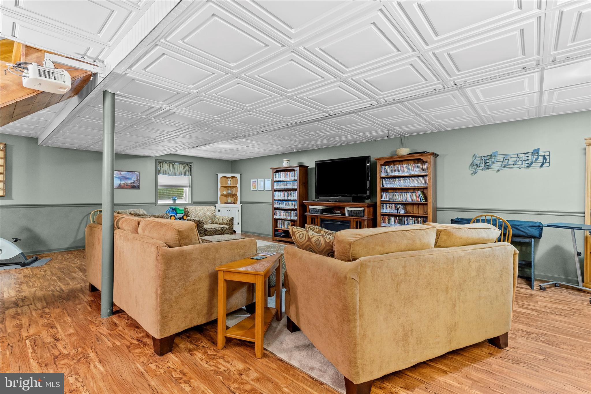 COVEY RUN - Residential