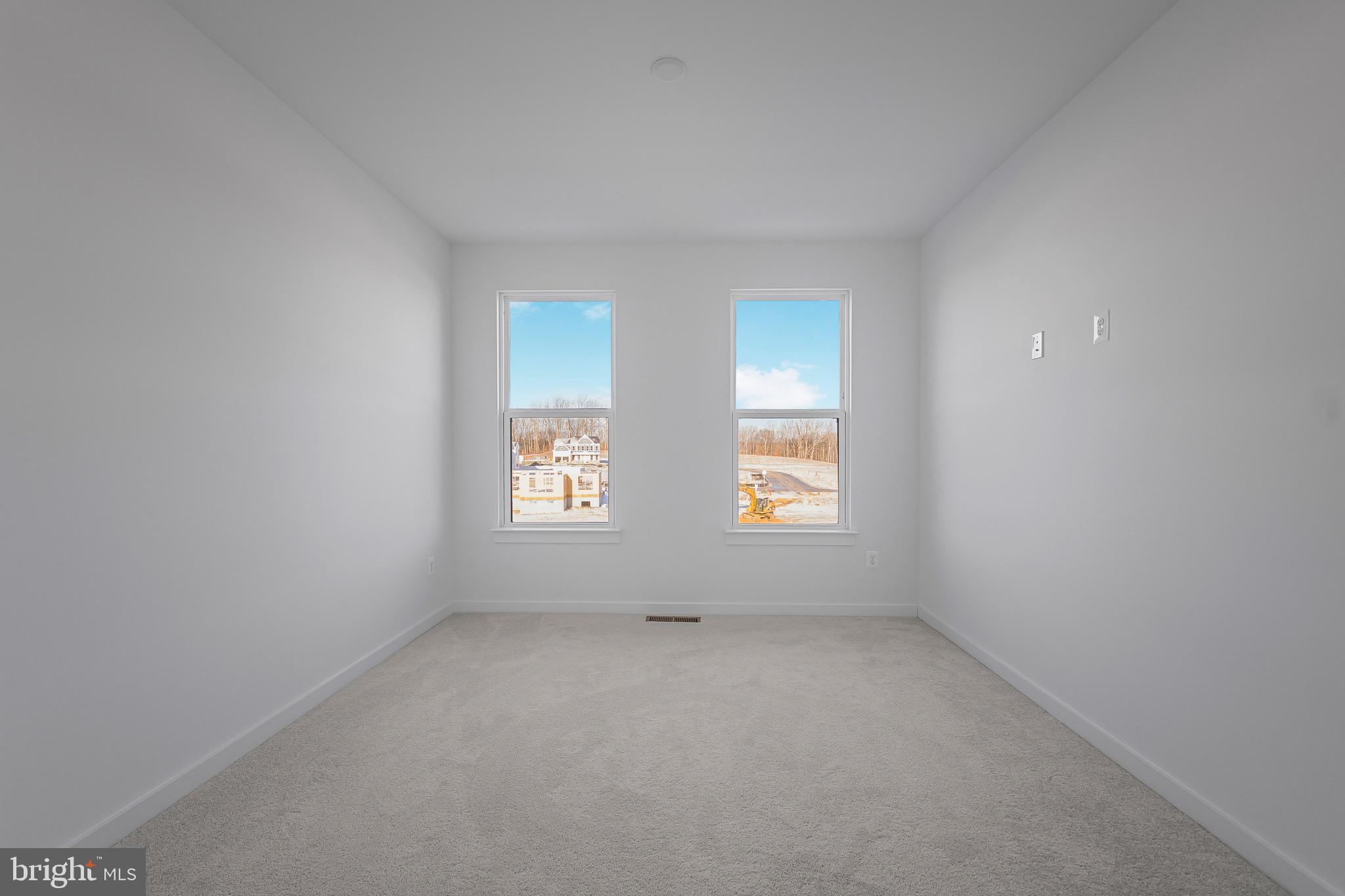 SOUTH LAKE - Residential