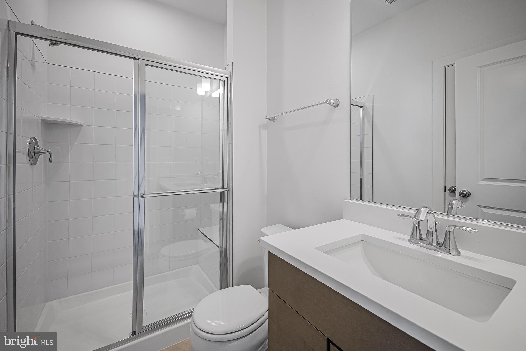 SOUTH LAKE - Residential