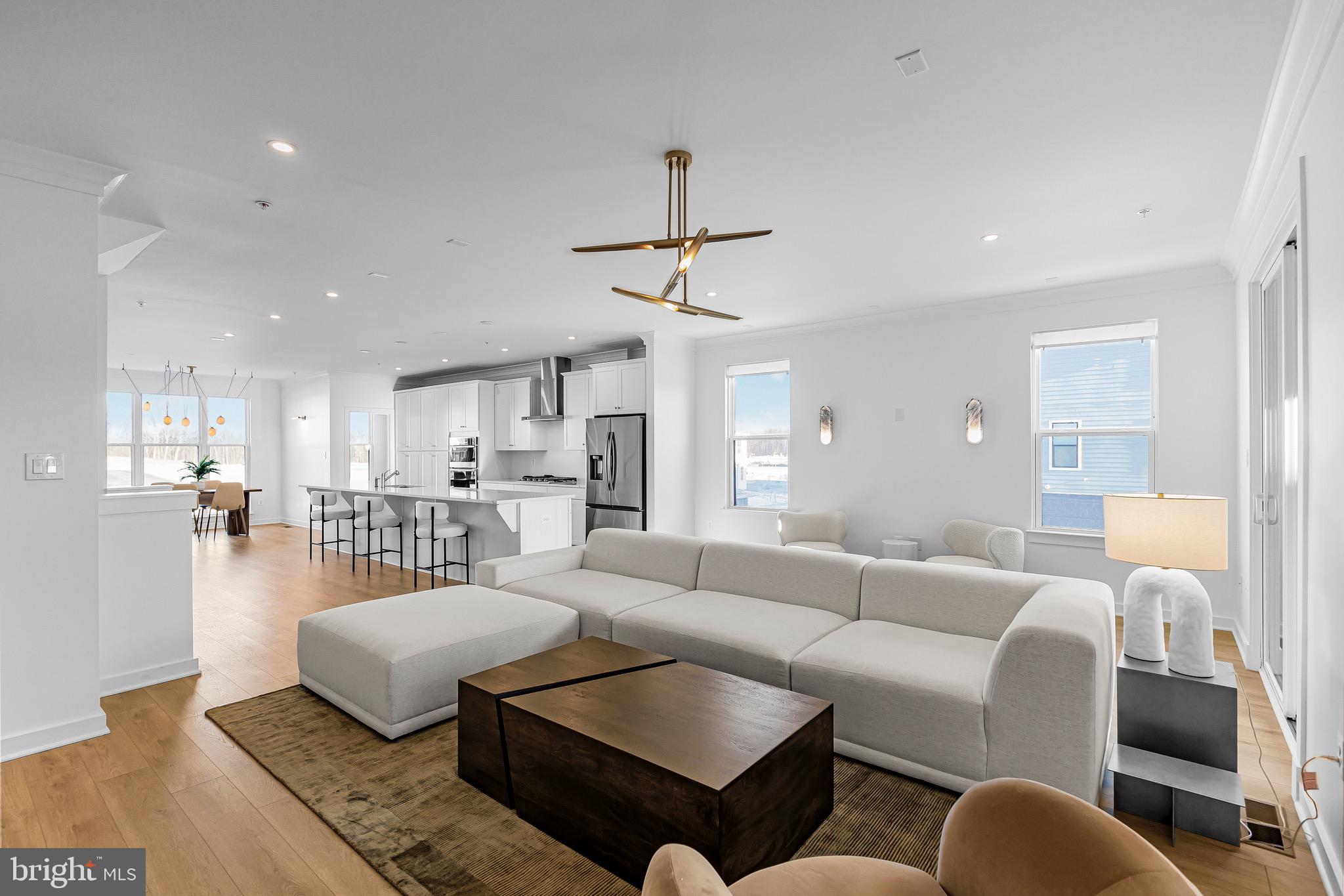 SOUTH LAKE - Residential