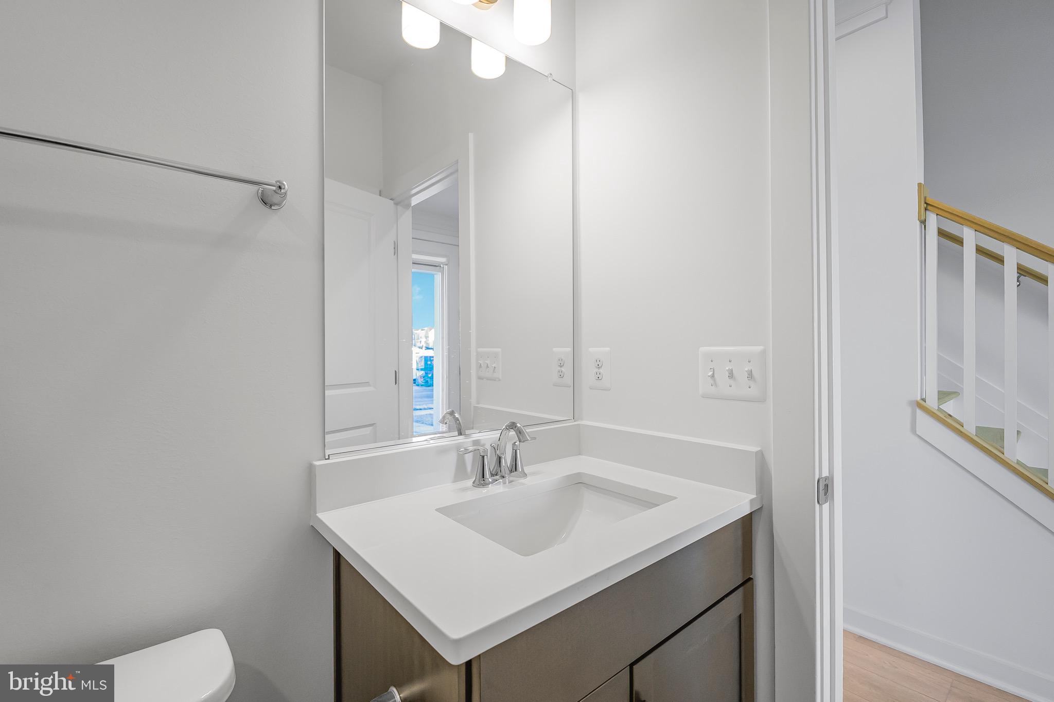 SOUTH LAKE - Residential