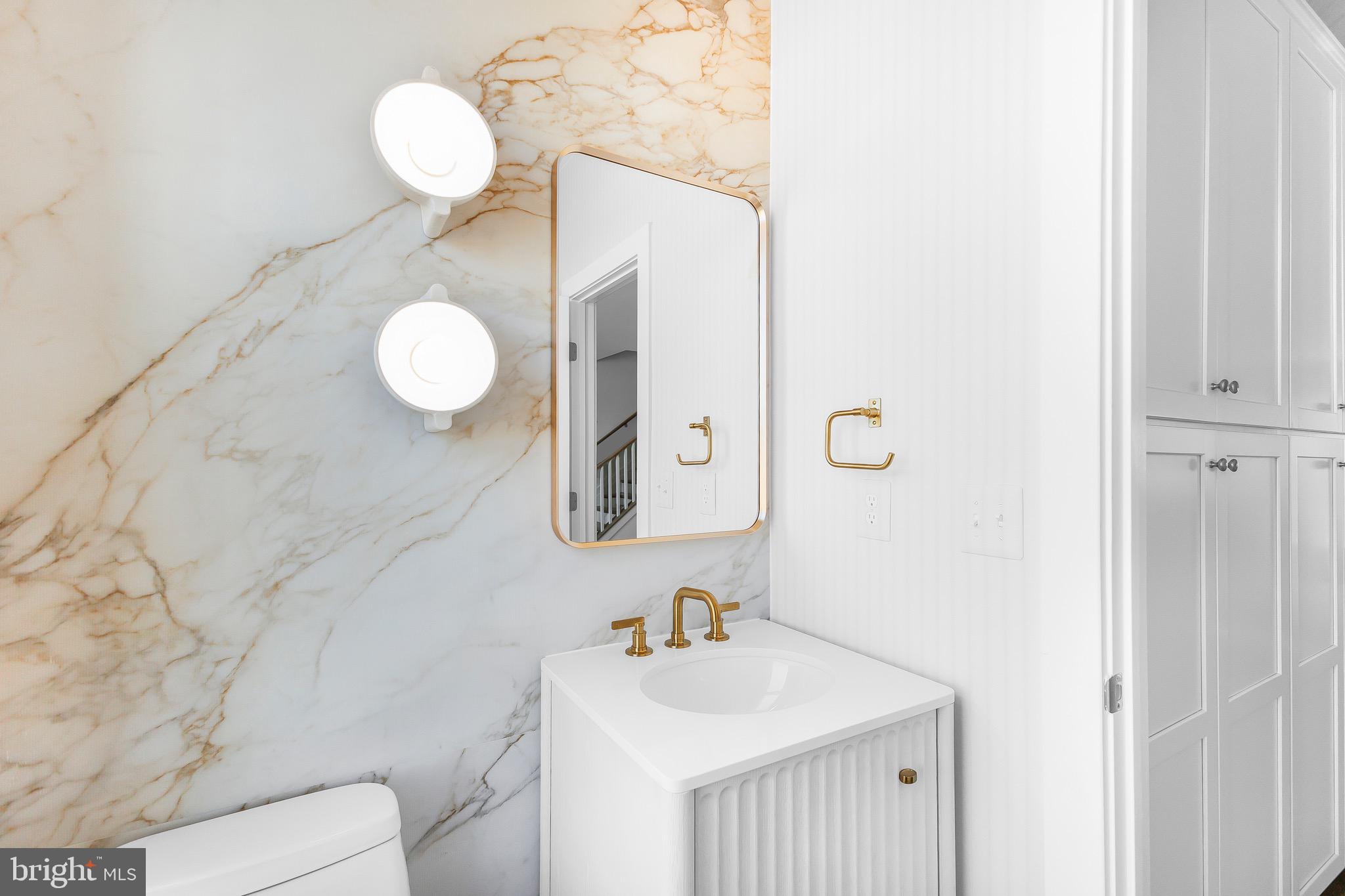 SOUTH LAKE - Residential