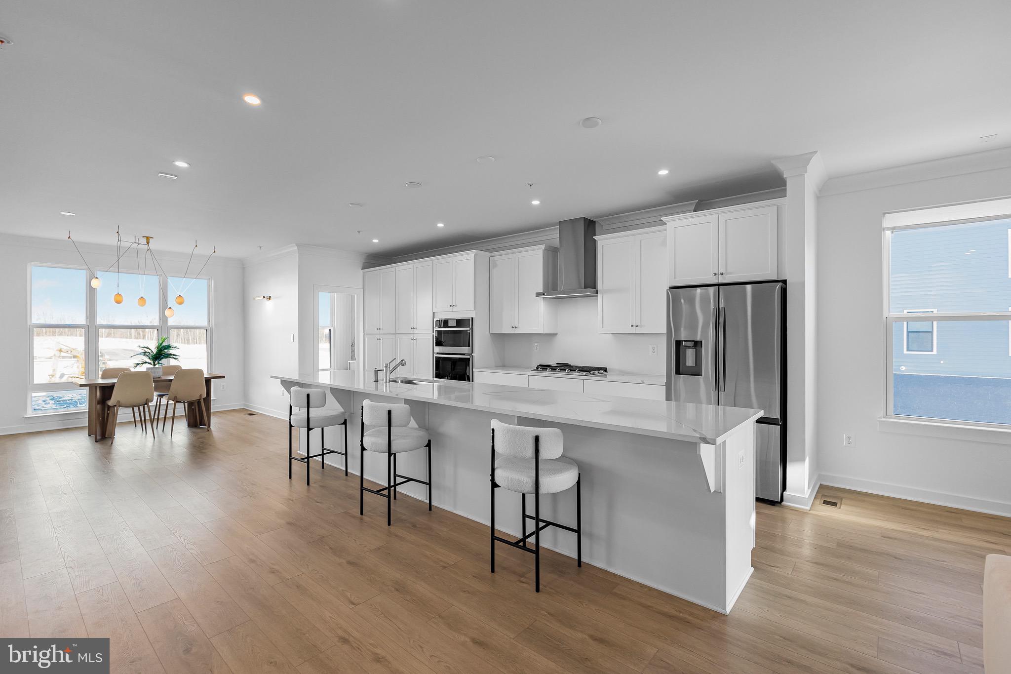 SOUTH LAKE - Residential