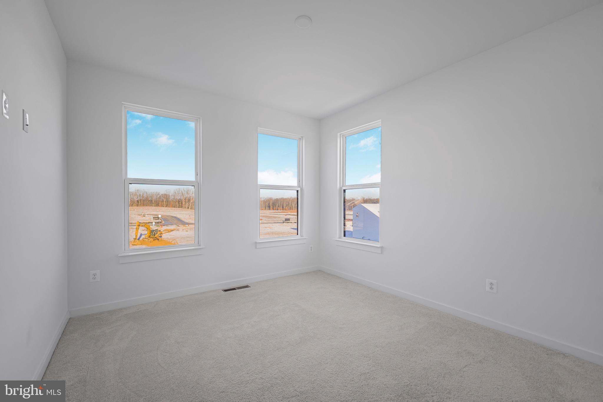 SOUTH LAKE - Residential