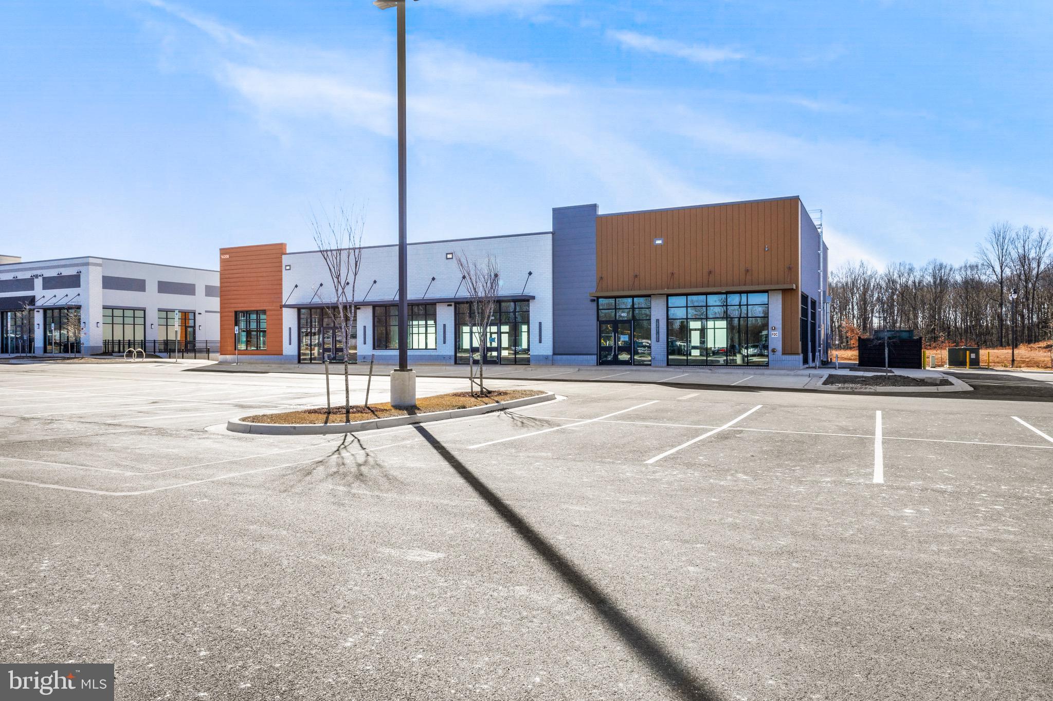 SOUTH LAKE - Residential