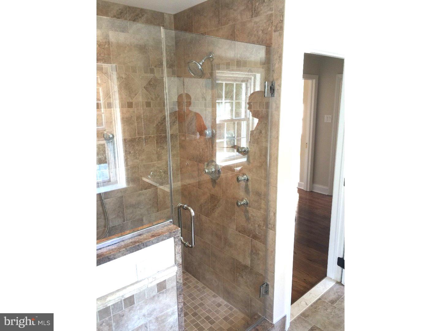 LYNNWOOD - Residential