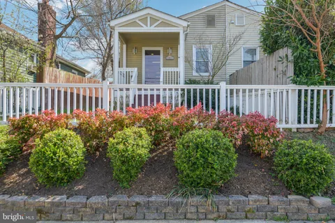 39 E Reed Avenue, Alexandria, VA 22305 - MLS#: VAAX2043092