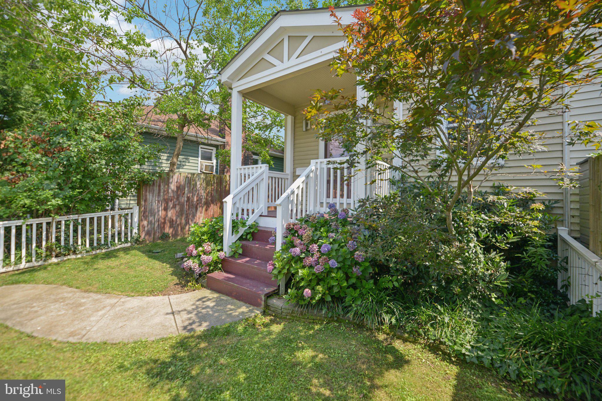39 E REED AVENUE