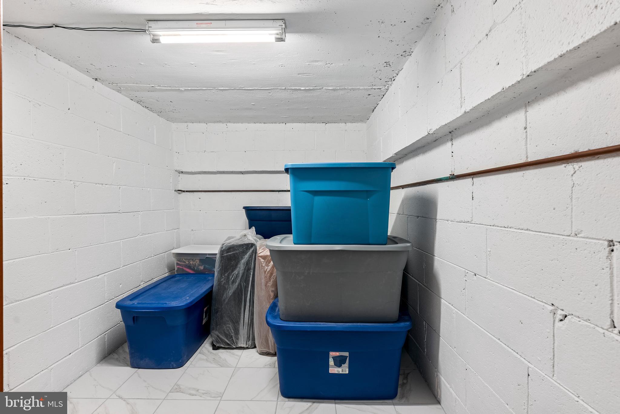 FOX RIDGE MANOR - Residential